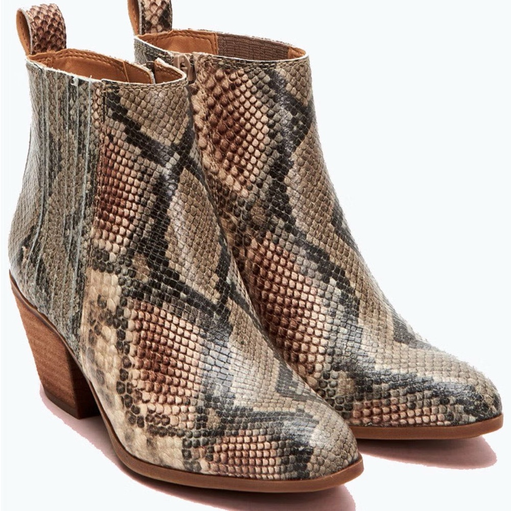 🎯Frye & Co. women’s Jacy Chelsea Booties